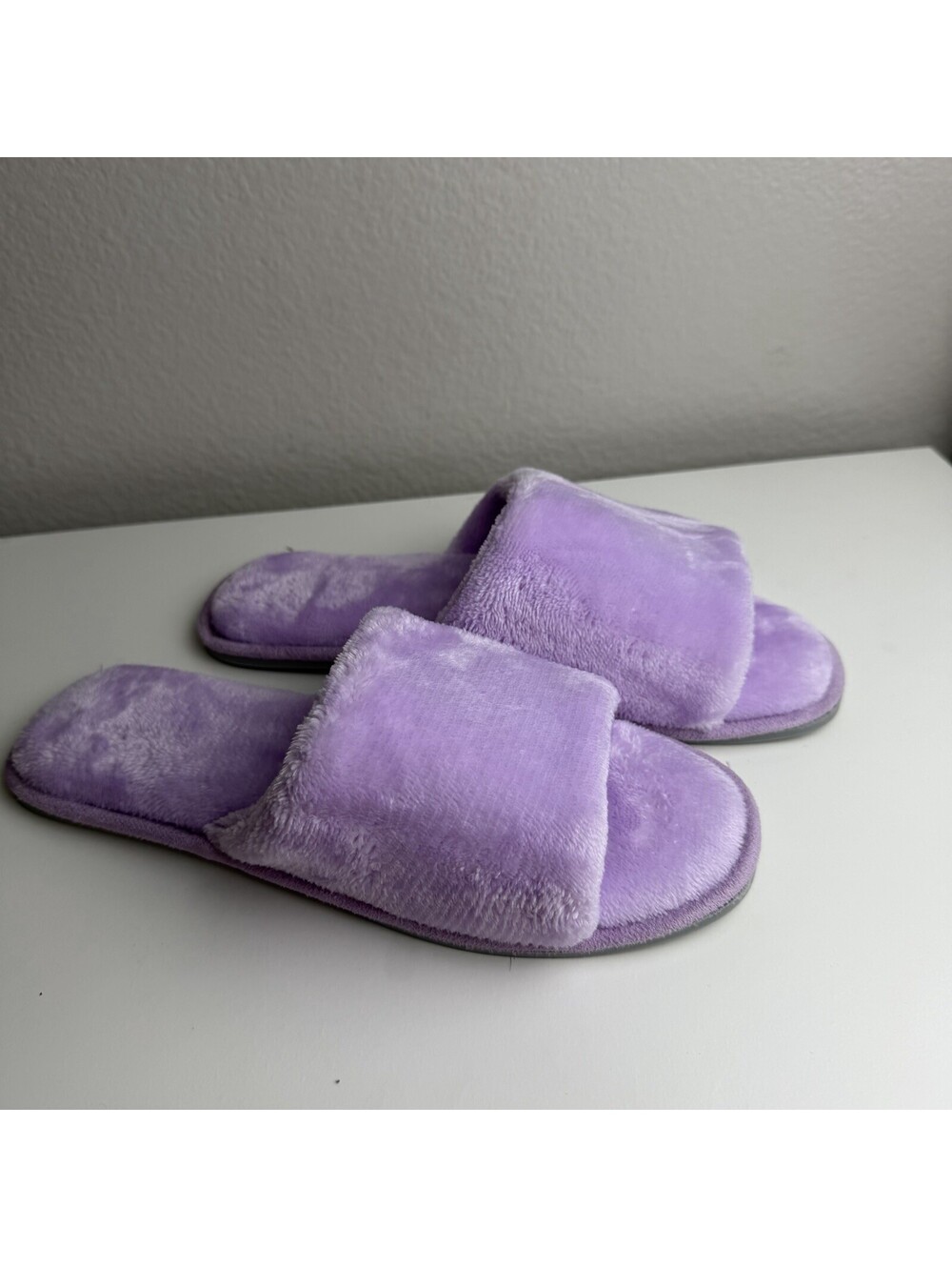 Dena Lives Women’s Purple Fuzzy Plush Slide Slippers Cozy House Shoes 9-10